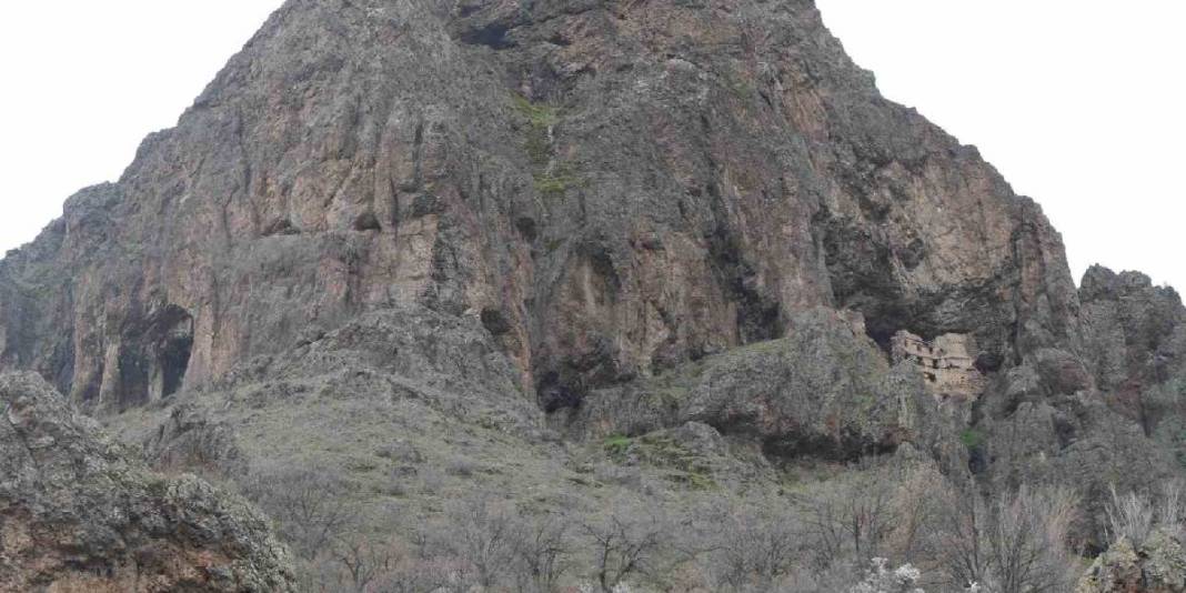 Trabzon Sümela’sı değil Ankara Alicin’i: Doğal yapı göz kamaştırıyor 5